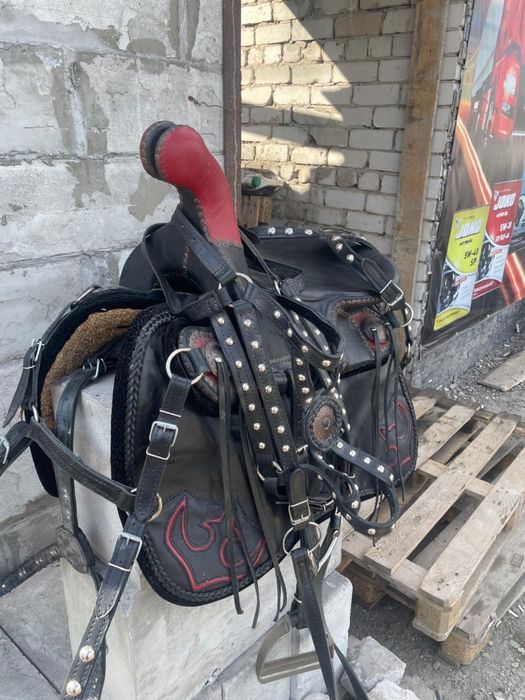 Продам седло для лошади ертоқым