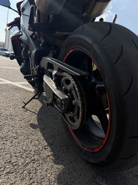 Yamaha r1 big bang