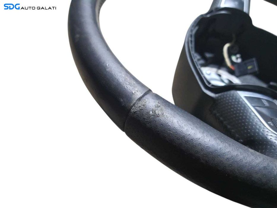 Volan Piele 3 Spite cu Comenzi Audi Q5 8R 2008 - 2012 Cod 8R0419091F ( Zgârieturi pe Piele și Uzura Generală, Vizibile în Imagini ) [N2356]