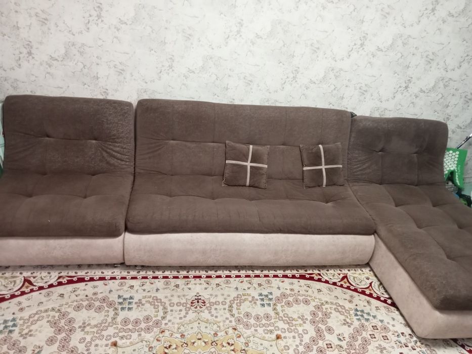 Продадим диван пума 3.5 метра