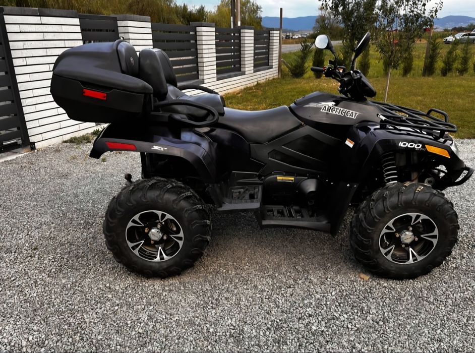 Vând atv ARCTICAT 1000 cc