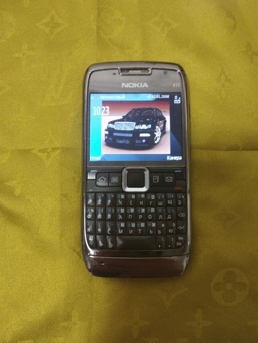 Assalom alekum Telefon Sotiladi Original Nokia E71