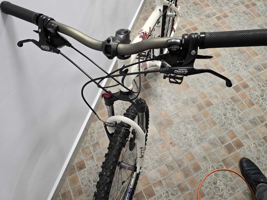 Bicicleta Specialized - cadru Aluminiu - marime M (168-178 cm)