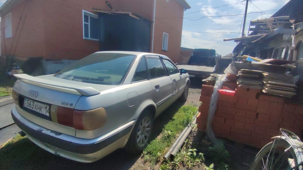 Продам Ауди 80 б4