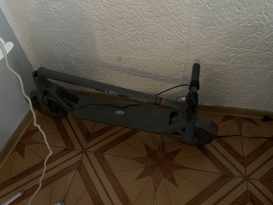 Vand trotineta electrica stare noua