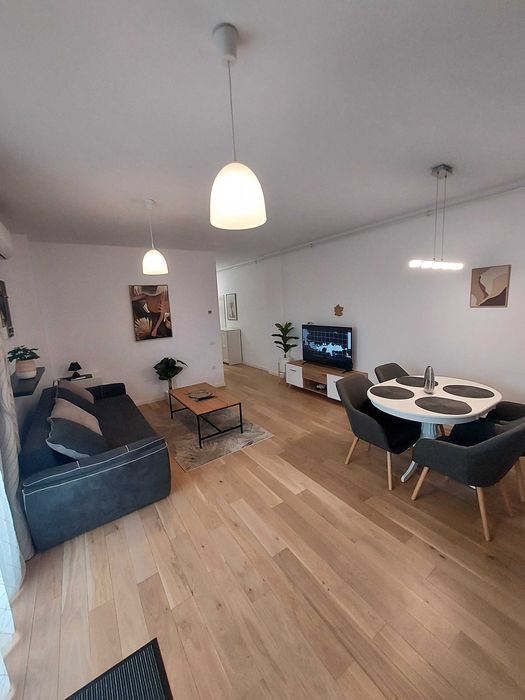 Propietar Ultracentral MONARCH Nou Parcare aproape de Catedrala-Bega