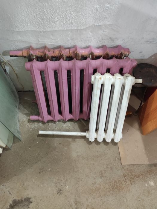 Продам чугунные батареи