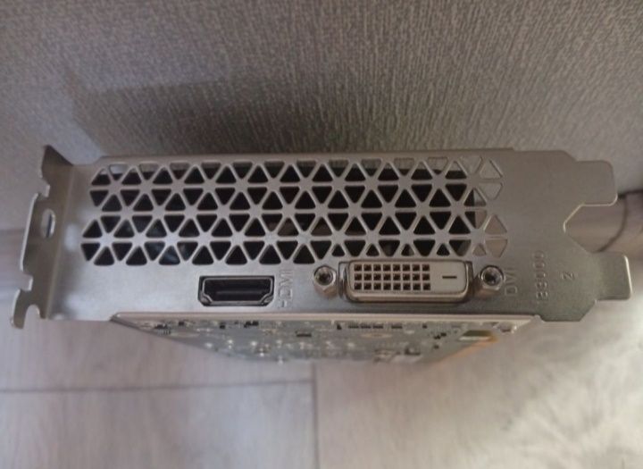 Продам видеокарту Gtx 1650 4gb