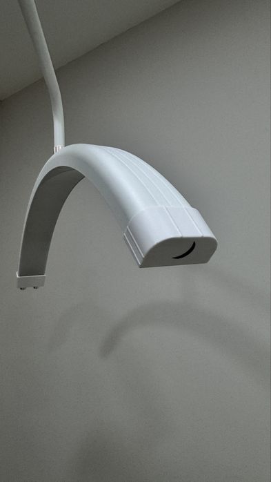 Продам белую Led лампу Luna.