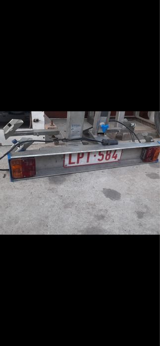 Vand suport de doua biciclete pe carlig