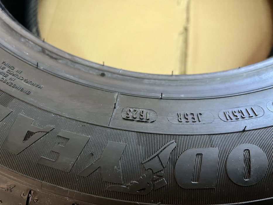 Комплект летних шин GOODYEAR 215/60/16