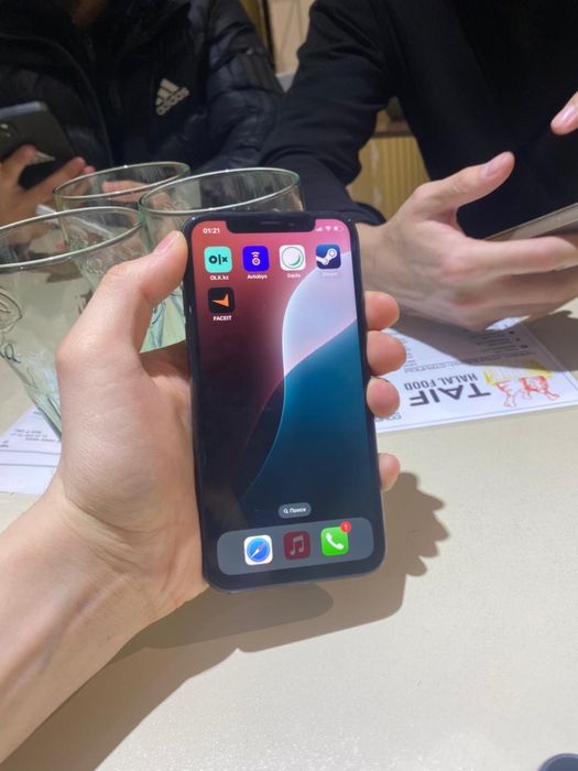 Продам iPhone xs