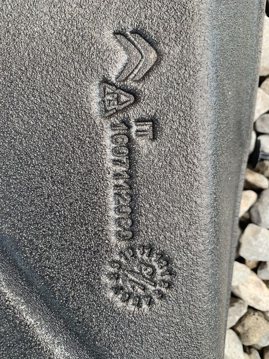 Продавам оригинална стелка за багажник СИТРОЕН DS5