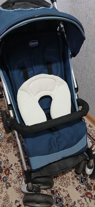 Продам детскую прогулочную коляску Chicco