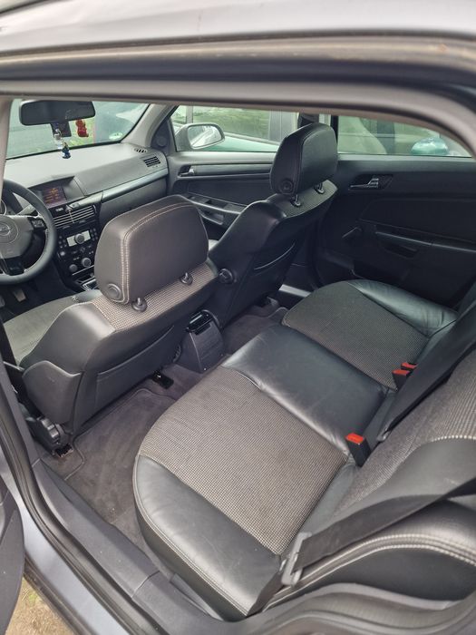 Vând Opel Astra h