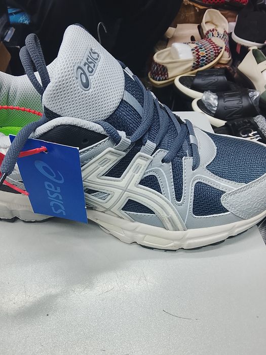 кросовки asics продам новые есть все размеры