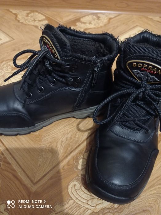 Продам детские зимние ботинки