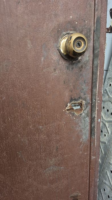 Металлический дверь б/у в Астане