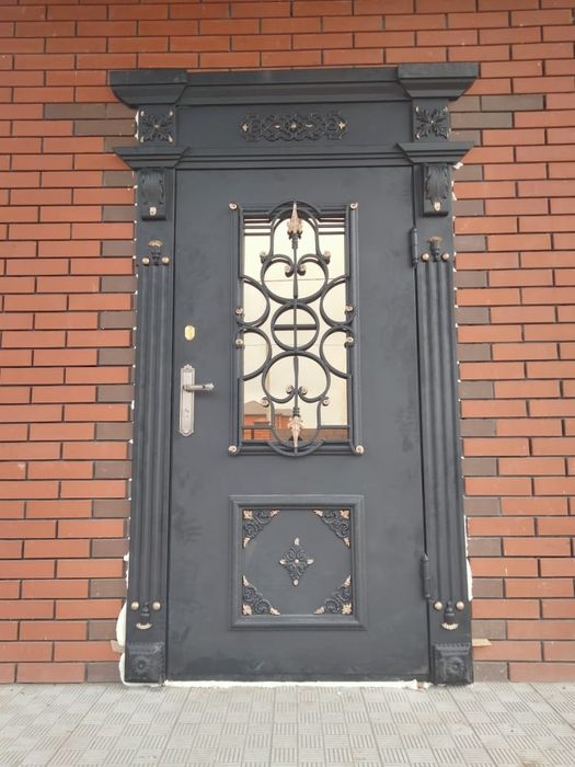 Установка входных дверей