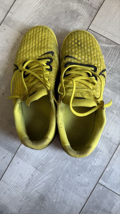 Футзал обувки Nike