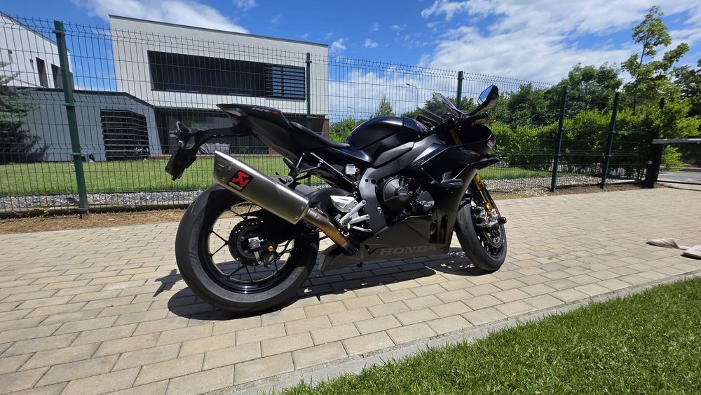 Honda CBR 1000 RR-R SP 2025, 229CP, Akrapovic, garanție Honda