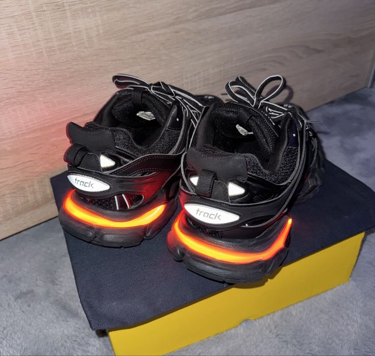 Balenciaga track led