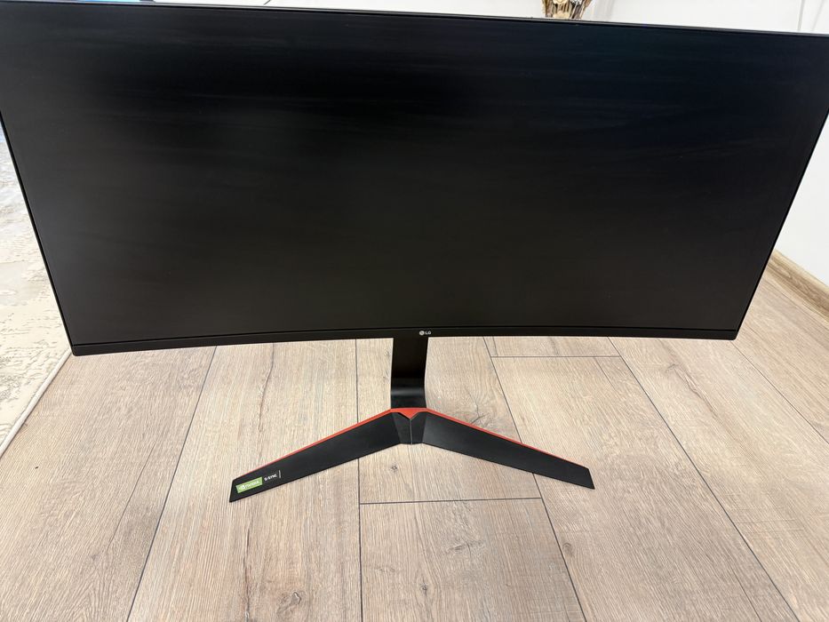 Monitor LG -diagonala 34 inch - stare perfecta