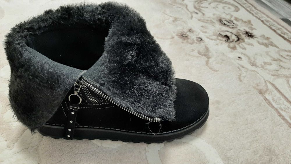 Ghete Skechers marimea 37