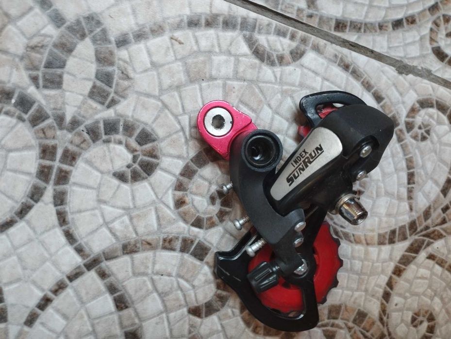 Велосипедные запчасти.