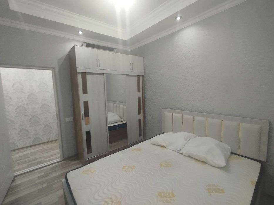 Аренда на м. Ойбек 2-комн. квартиры для бизнесменов, 1й эт.