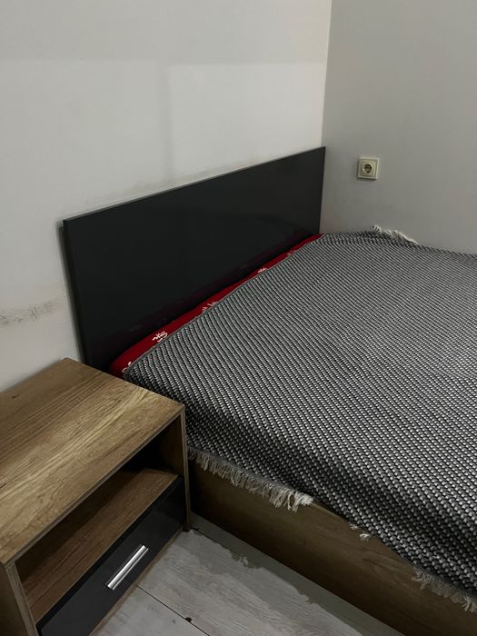 Спален комплект. Спалня , нощно шкафче , гардероб , скрин с огледало