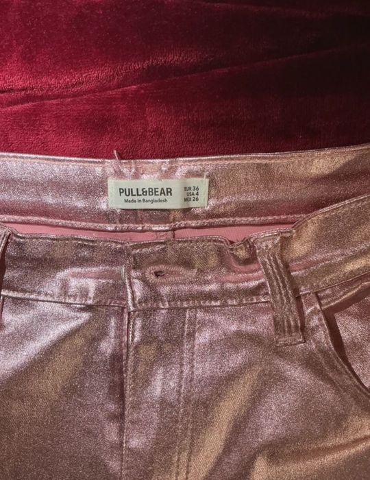 pantaloni de piele roz pull&bear