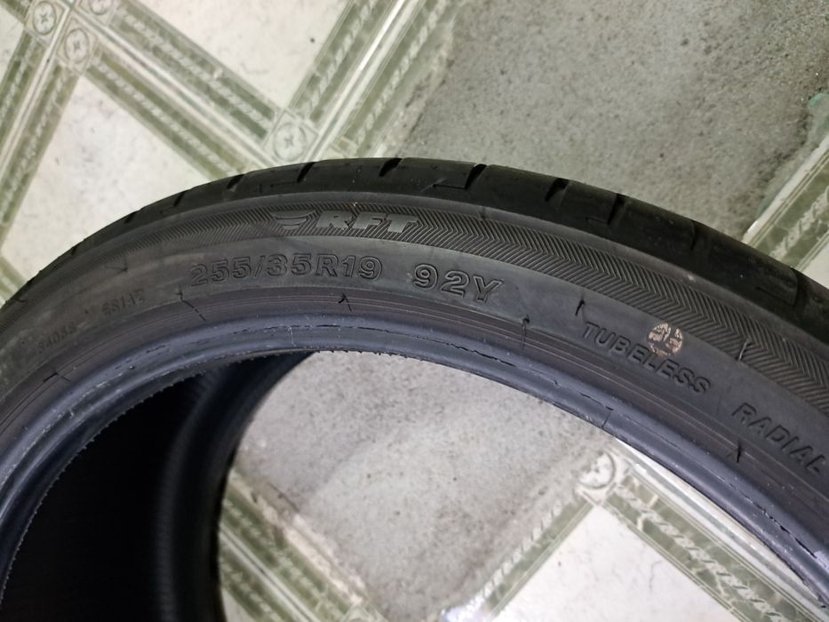 2 anvelope 255/35 R19 Bridgestone runflat