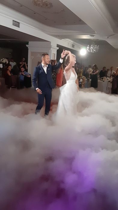 Fum greu dansul mirilor gheata carbonică artificii cabină foto