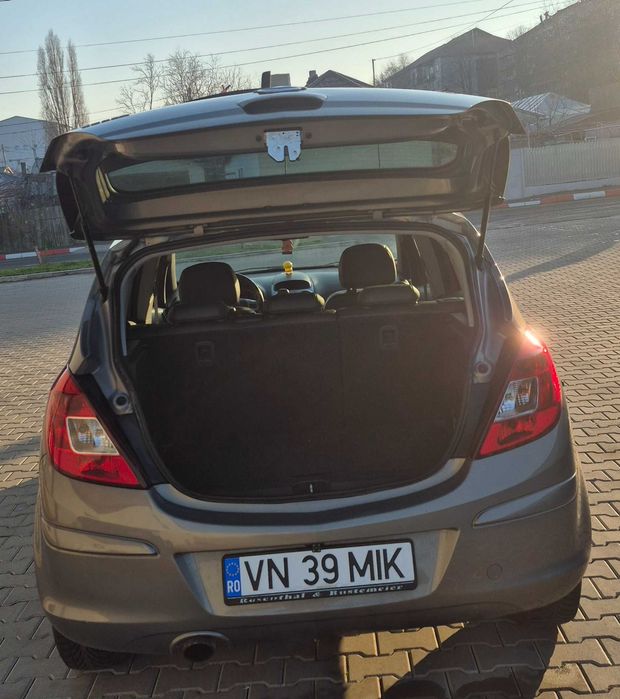 Vând Open corsa 2012