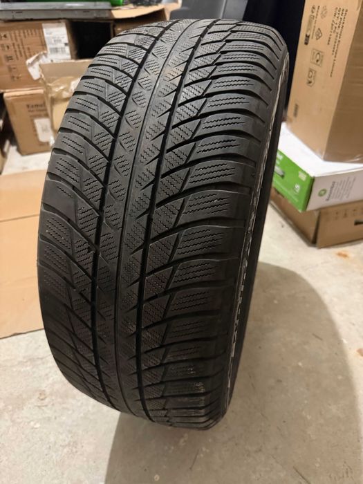 4 бр. зимни гуми Bridgestone Blizzak LM001 245/50/19 RunFlat DOT 2021