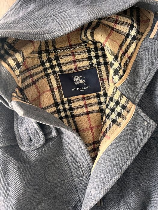 Оригинално BURBERRY палто