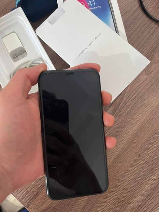 продам айфон х,на 256гб