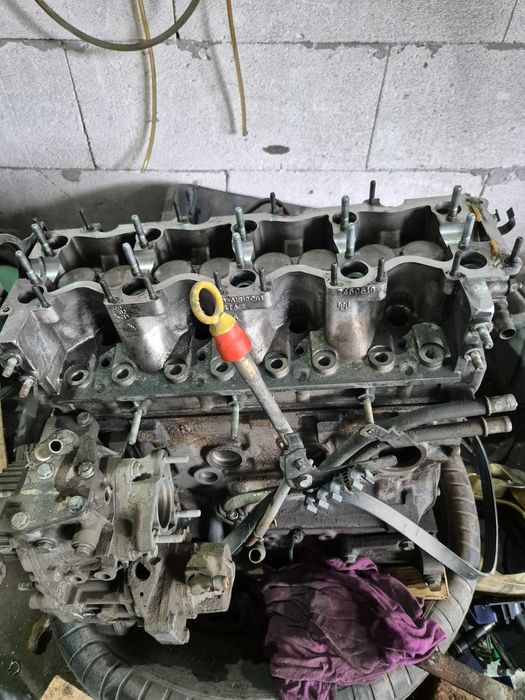 двигател 2.8ХДИ HDI