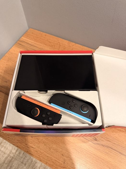 Nintendo Switch 2 + две игры