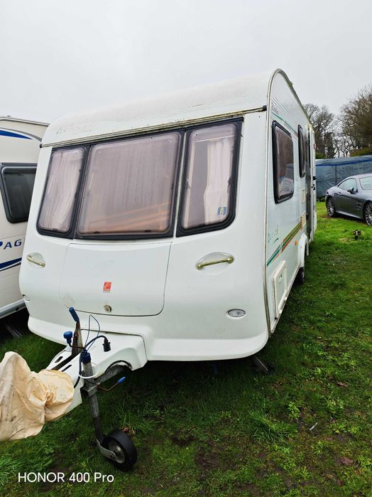 Rulota Elldis 2001 provenită Anglia 4 locuri