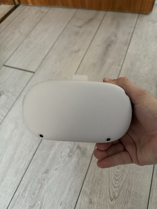 Vând Oculus Quest 2 – 128GB, Complet, Stare Foarte Bună