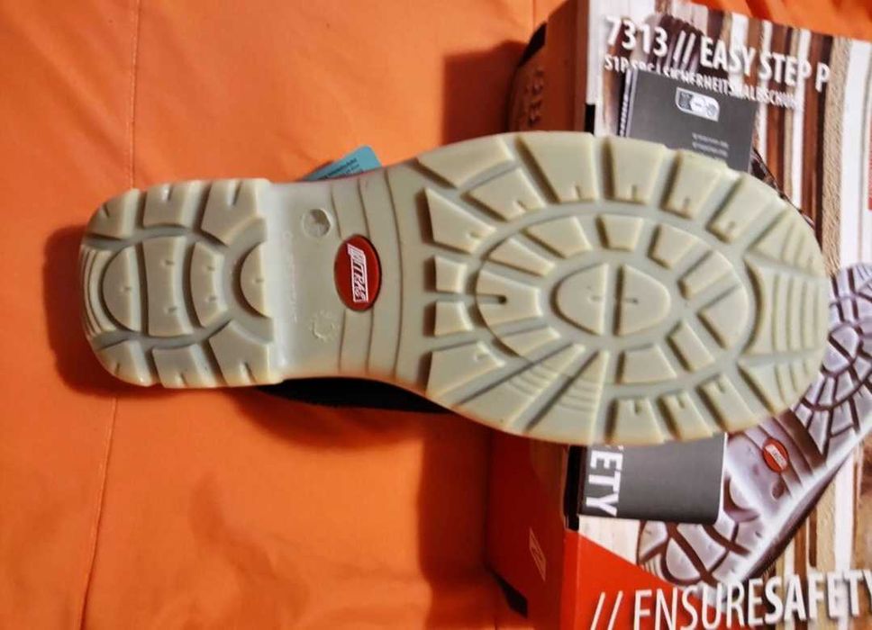 Летни работни обувки N42 ОТ набук марка Ensure.