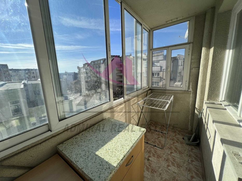 Дава се под наем Двустаен апартамент в Варна, Левски - 58 кв.м за 398.82 € - Снимка #2