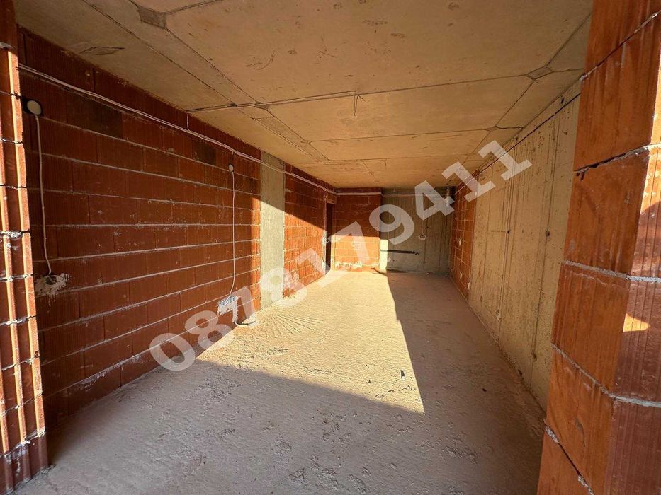 БЕЗ КОМИСИОНА! Продавам 3-стаен апартамент ново стр. в Младост 4