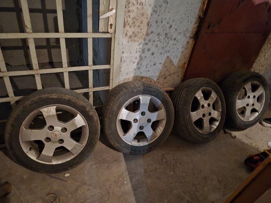 Лети джанти с много хубави гуми за мицубиши 195/55 15