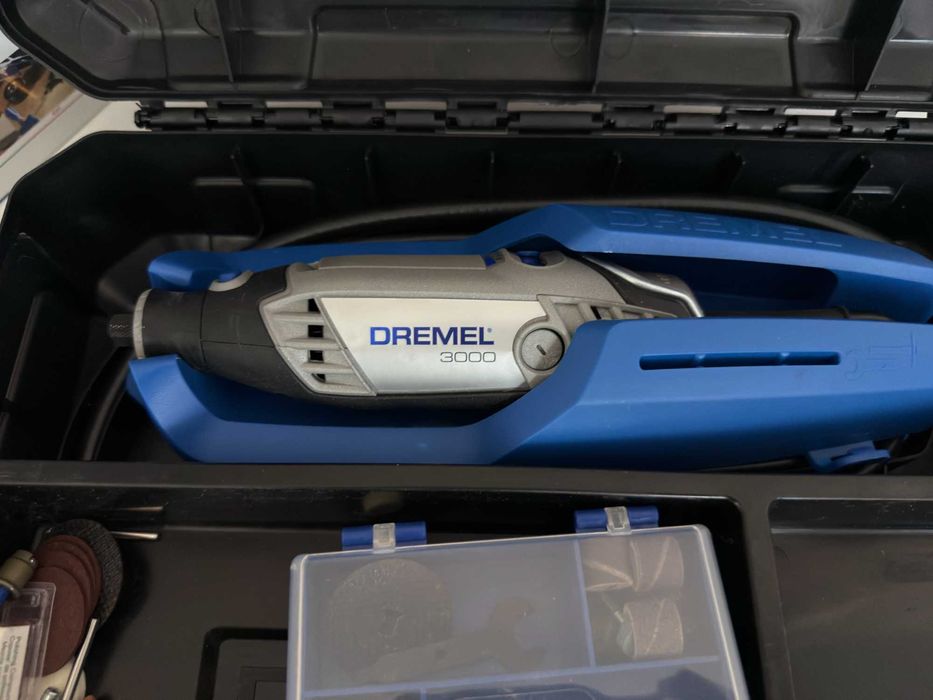Unealta multifunctionala Dremel 3000 /freza/polizor