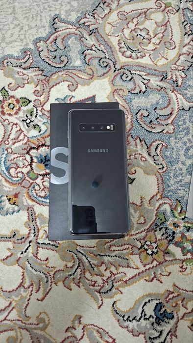 Самсунг с10 8+128 холати идиал