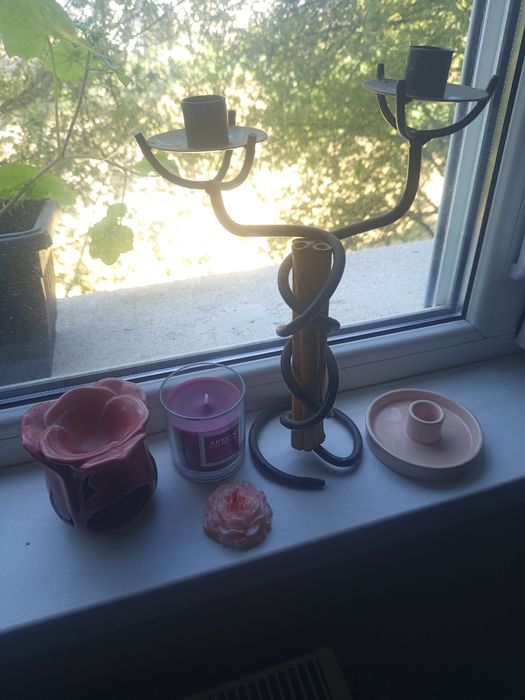 Свещници и свещички