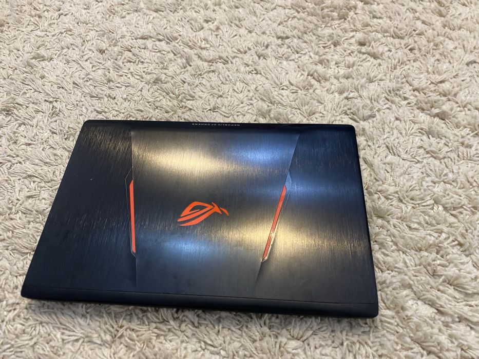 Laptop republic of games Asus i7 24 gb  gtx